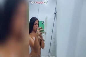 Yasmim Silva safadinha filmando a buceta pelada em siririca